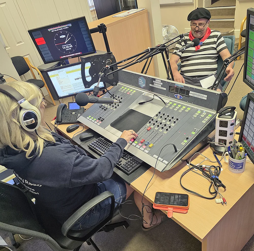 Mel Montagnon interviewing event organiser David Slade from the Alton Lions at the Alton Classic Car Show 2026 Mel Montagnon interviewing event organiser David Slade from the Alton Lions at the Alton Classic Car Show 2026